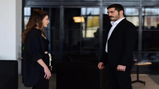 الحلقة 7 من مسلسل الغرفة الحمراء التركي قصة عشق نيوز الحلقة 7 من مسلسل الغرفة الحمراء التركي قصة عشق نيوز