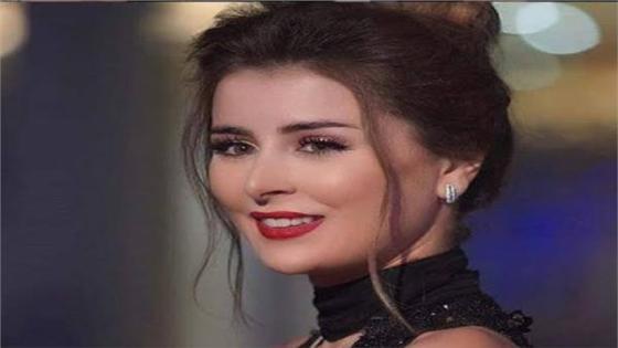 الفنانة عائشة بن أحمد بدور الزوجة الثانية في مسلسل تقاطع طرق