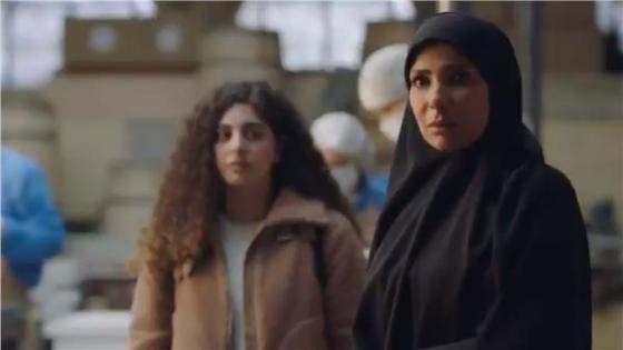 الفنانة منى زكي ترتدي الحجاب في مسلسل لعبة نيوتن برمضان 2021