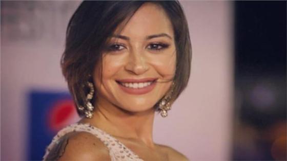 الفنانة منة شلبي تنفي انضمامها لمسلسل بين السما والأرض