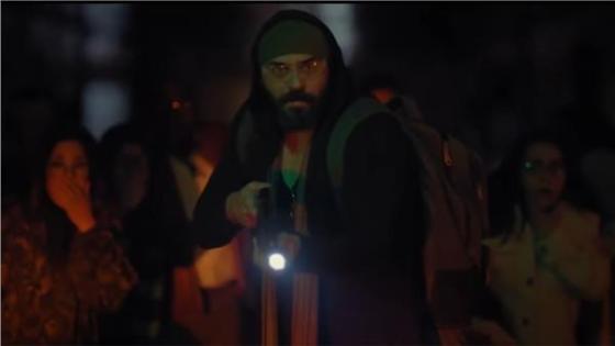 أحمد صلاح حسني ينجو بجميع فريق عمل مسلسل كوفيد 25 ضمن الأحداث