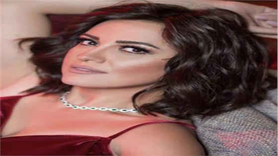 الفنانة ريهام عبد الغفور تعلن عرض فيلم قصير بعنوان واحدة كدة بمهرجان القاهرة