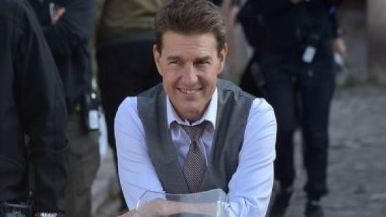 النجم توم كروز يقوم بتصوير كواليس فيلم Mission Impossible 7
